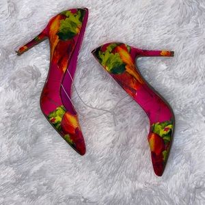 👠 New Marc Fisher Heels pink floral size 6